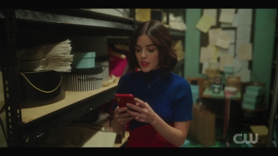 katy_keene_s01e01_1080p_web_h264-xlf_2056.jpg