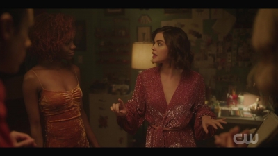 katy_keene_s01e01_1080p_web_h264-xlf_2070.jpg