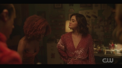 katy_keene_s01e01_1080p_web_h264-xlf_2084.jpg