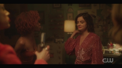 katy_keene_s01e01_1080p_web_h264-xlf_2085.jpg