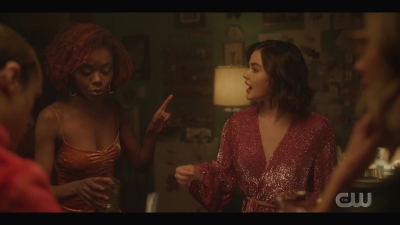 katy_keene_s01e01_1080p_web_h264-xlf_2086.jpg
