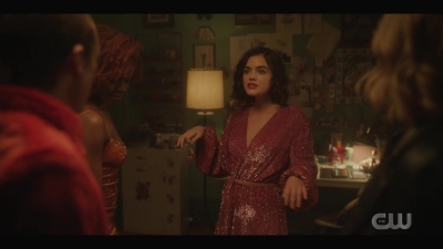 katy_keene_s01e01_1080p_web_h264-xlf_2099.jpg