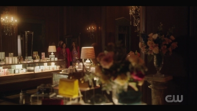 katy_keene_s01e01_1080p_web_h264-xlf_2106.jpg