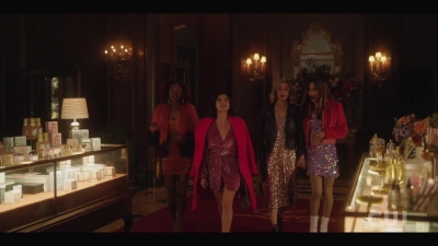 katy_keene_s01e01_1080p_web_h264-xlf_2111.jpg