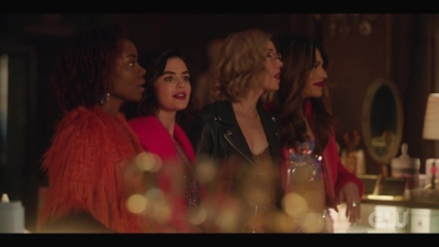 katy_keene_s01e01_1080p_web_h264-xlf_2114.jpg