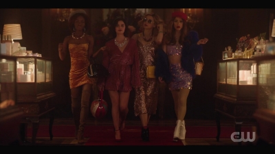 katy_keene_s01e01_1080p_web_h264-xlf_2132.jpg