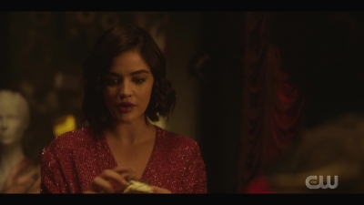 katy_keene_s01e01_1080p_web_h264-xlf_2192.jpg