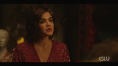 katy_keene_s01e01_1080p_web_h264-xlf_2199.jpg