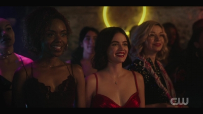 katy_keene_s01e01_1080p_web_h264-xlf_2344.jpg