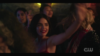 katy_keene_s01e01_1080p_web_h264-xlf_2405.jpg