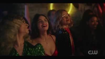 katy_keene_s01e01_1080p_web_h264-xlf_2410.jpg