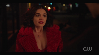 katy_keene_s01e01_1080p_web_h264-xlf_2467.jpg