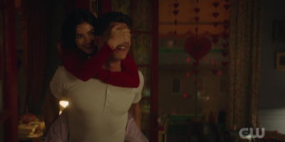 katy_keene_s01e03_1080p_webrip_x264-xlf_1028.jpg