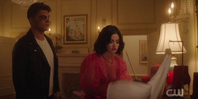 katy_keene_s01e03_1080p_webrip_x264-xlf_1565.jpg