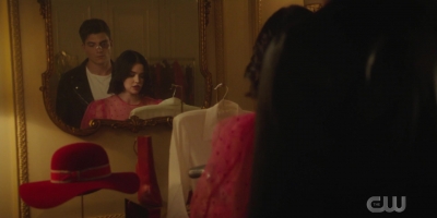 katy_keene_s01e03_1080p_webrip_x264-xlf_1571.jpg