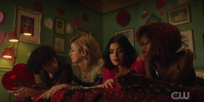 katy_keene_s01e03_1080p_webrip_x264-xlf_1921.jpg