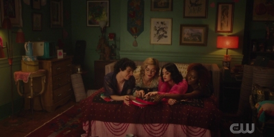 katy_keene_s01e03_1080p_webrip_x264-xlf_1926.jpg