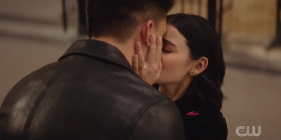 katy_keene_s01e03_1080p_webrip_x264-xlf_2239.jpg