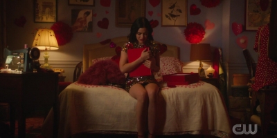 katy_keene_s01e03_1080p_webrip_x264-xlf_2508.jpg