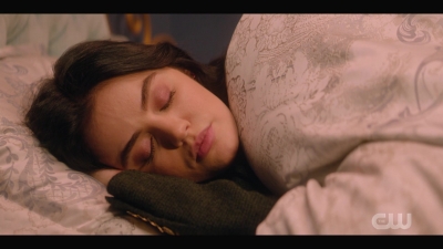 katy_keene_s01e04_internal_1080p_web_h264-hillary_0008.jpg