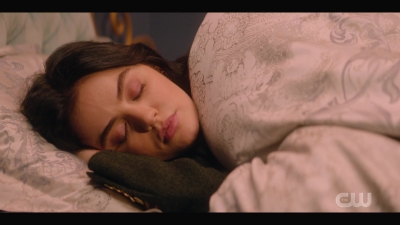 katy_keene_s01e04_internal_1080p_web_h264-hillary_0009.jpg