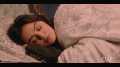 katy_keene_s01e04_internal_1080p_web_h264-hillary_0010.jpg