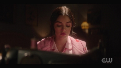 katy_keene_s01e04_internal_1080p_web_h264-hillary_0052.jpg