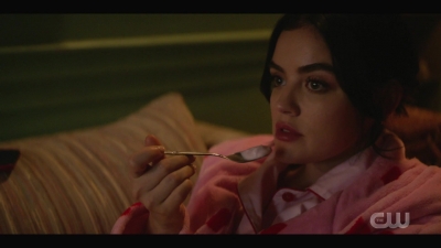 katy_keene_s01e04_internal_1080p_web_h264-hillary_0062.jpg