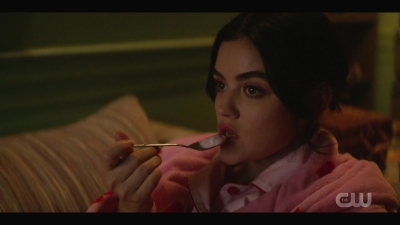 katy_keene_s01e04_internal_1080p_web_h264-hillary_0063.jpg