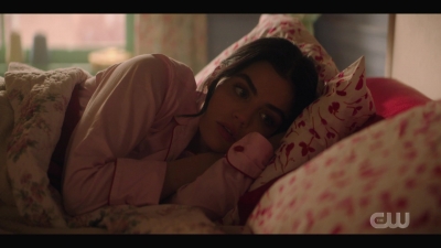 katy_keene_s01e04_internal_1080p_web_h264-hillary_0085.jpg