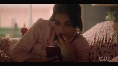 katy_keene_s01e04_internal_1080p_web_h264-hillary_0100.jpg