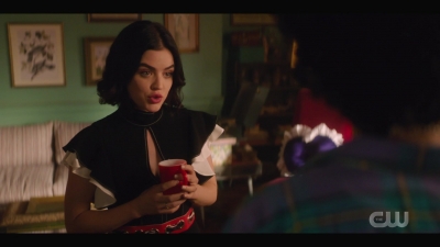 katy_keene_s01e04_internal_1080p_web_h264-hillary_0130.jpg