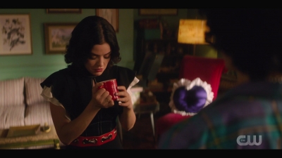 katy_keene_s01e04_internal_1080p_web_h264-hillary_0133.jpg