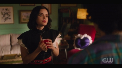 katy_keene_s01e04_internal_1080p_web_h264-hillary_0134.jpg