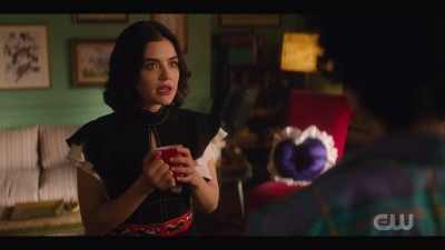 katy_keene_s01e04_internal_1080p_web_h264-hillary_0136.jpg