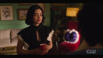 katy_keene_s01e04_internal_1080p_web_h264-hillary_0147.jpg