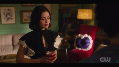 katy_keene_s01e04_internal_1080p_web_h264-hillary_0153.jpg