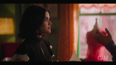 katy_keene_s01e04_internal_1080p_web_h264-hillary_0175.jpg