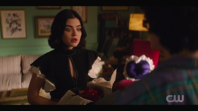 katy_keene_s01e04_internal_1080p_web_h264-hillary_0178.jpg