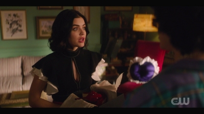 katy_keene_s01e04_internal_1080p_web_h264-hillary_0179.jpg