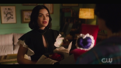 katy_keene_s01e04_internal_1080p_web_h264-hillary_0183.jpg