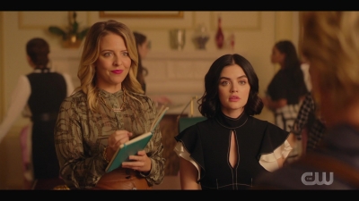 katy_keene_s01e04_internal_1080p_web_h264-hillary_0390.jpg