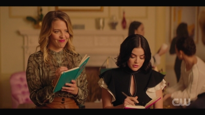 katy_keene_s01e04_internal_1080p_web_h264-hillary_0414.jpg