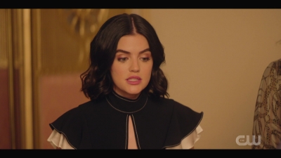 katy_keene_s01e04_internal_1080p_web_h264-hillary_0581.jpg