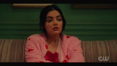 katy_keene_s01e04_internal_1080p_web_h264-hillary_0714.jpg