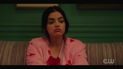 katy_keene_s01e04_internal_1080p_web_h264-hillary_0715.jpg