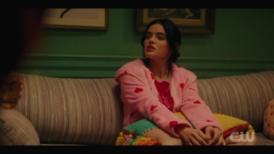 katy_keene_s01e04_internal_1080p_web_h264-hillary_0755.jpg
