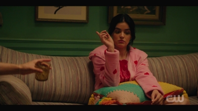 katy_keene_s01e04_internal_1080p_web_h264-hillary_0770.jpg
