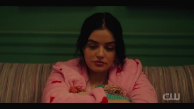 katy_keene_s01e04_internal_1080p_web_h264-hillary_0800.jpg