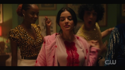 katy_keene_s01e04_internal_1080p_web_h264-hillary_0817.jpg
